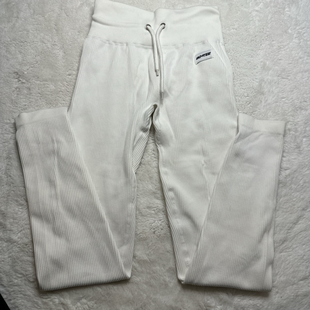 Off-White Ribbed Leggings in White